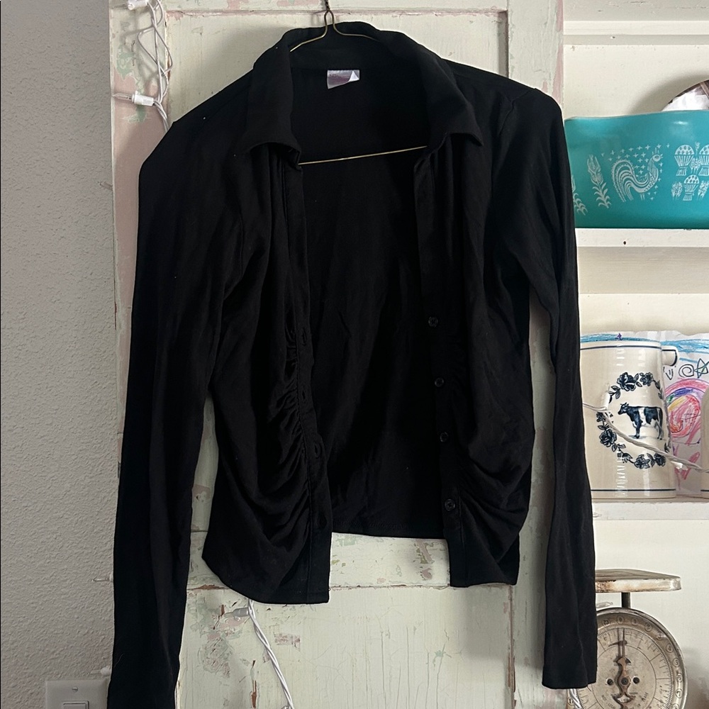 Black Women’s Button-Front Ruched Cardigan Top